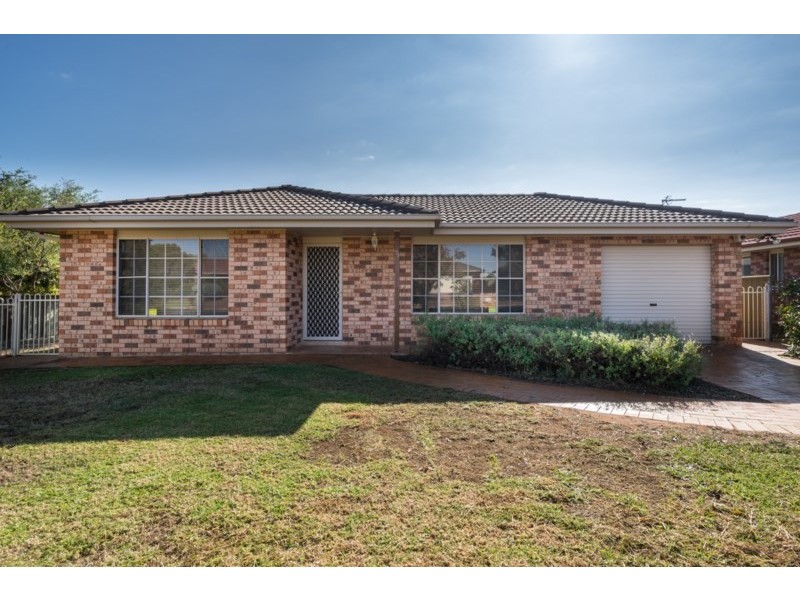 71 Twickenham Drive, Dubbo NSW 2830