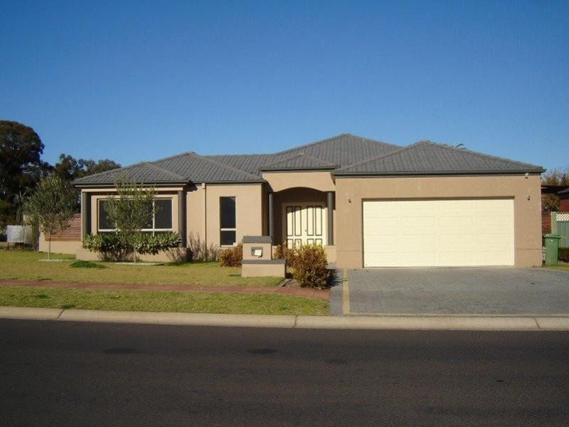 8 St Andrews Drive, Dubbo NSW 2830