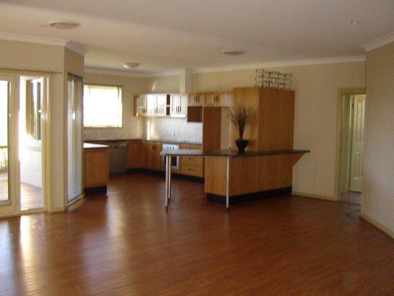 8 St Andrews Drive, Dubbo NSW 2830