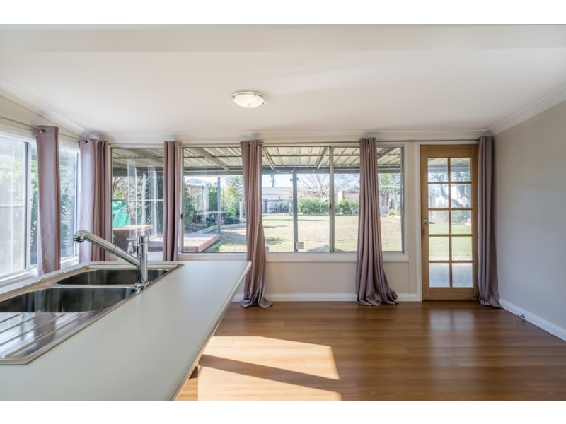 43 Alagalah Street, Narromine NSW 2821