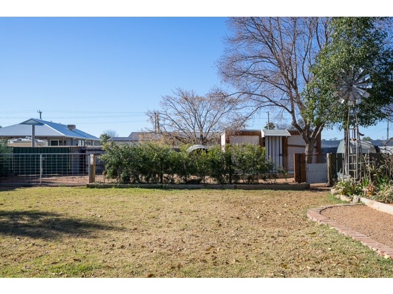 43 Alagalah Street, Narromine NSW 2821