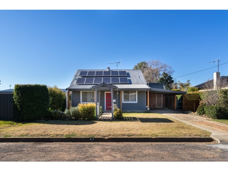 43 Alagalah Street, Narromine NSW 2821