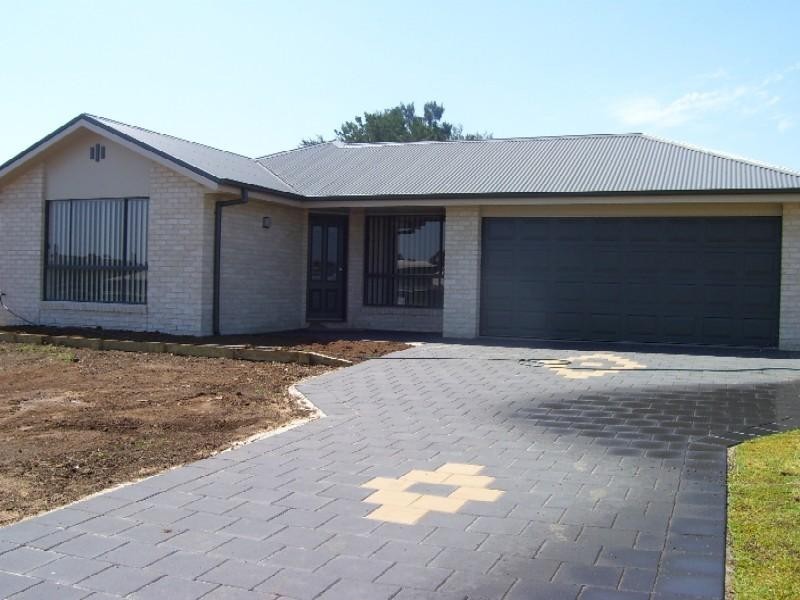 14 Dunheven Circle, Dubbo NSW 2830