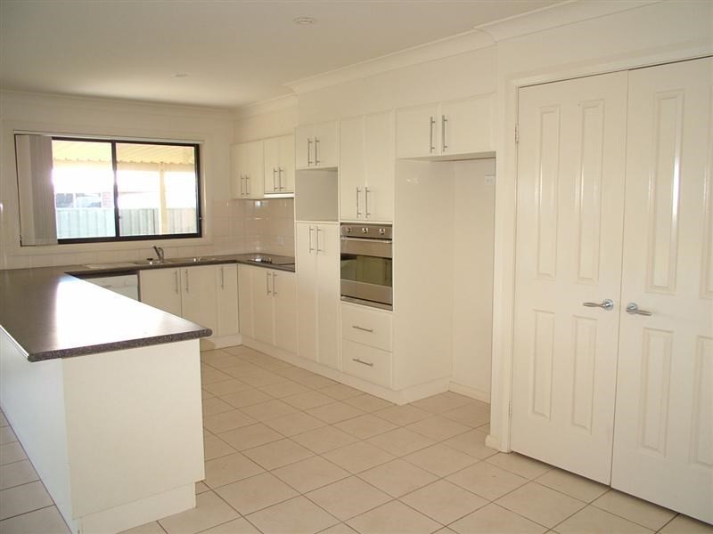 3 Hawkesbury Place, Dubbo NSW 2830