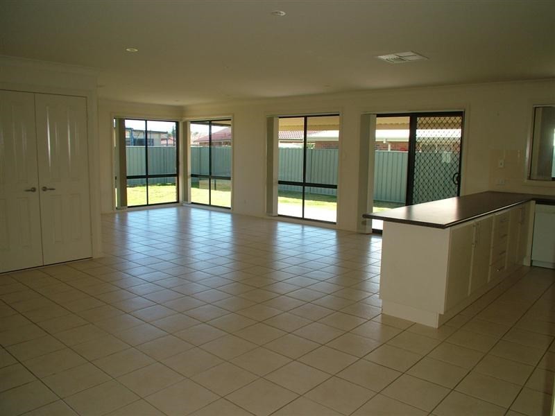 3 Hawkesbury Place, Dubbo NSW 2830