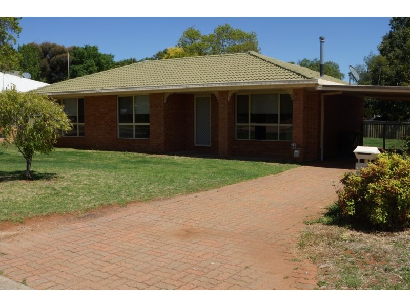 11 Pegasus Place, Dubbo NSW 2830
