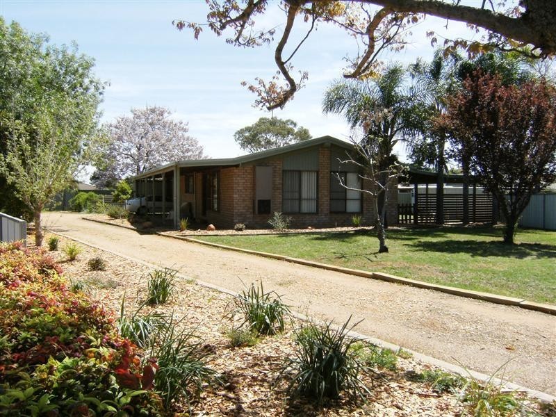21 Sandringham Place, Dubbo NSW 2830