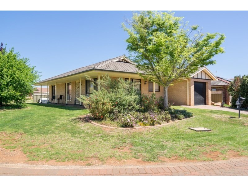 3 Carling Court, Dubbo NSW 2830