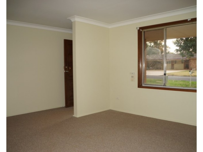 2A Greenway Place, Dubbo NSW 2830