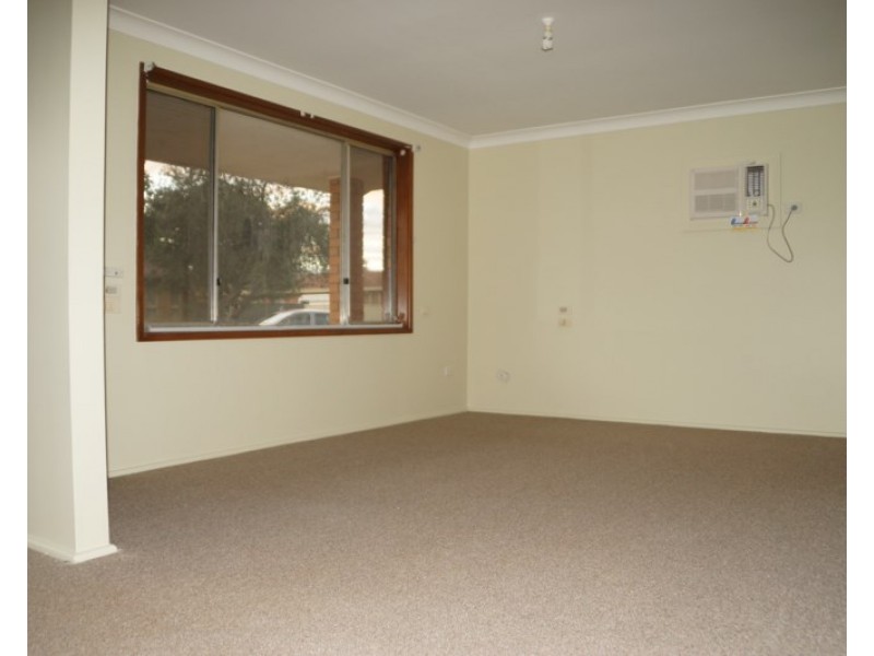 2A Greenway Place, Dubbo NSW 2830
