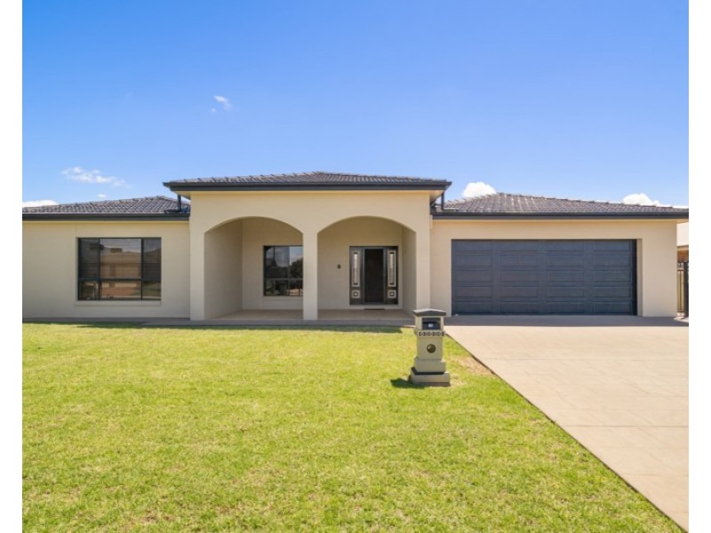 12 Hilton Place, Dubbo NSW 2830