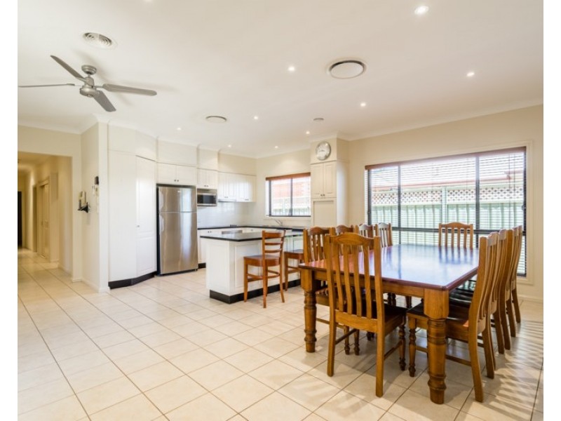 12 Hilton Place, Dubbo NSW 2830