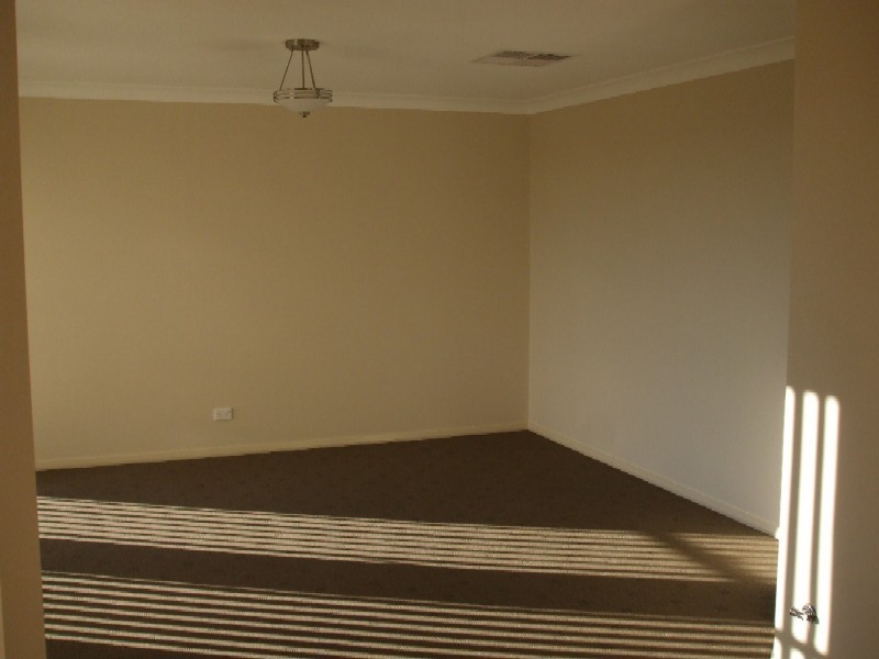 24 Arthur Summons Street, Dubbo NSW 2830