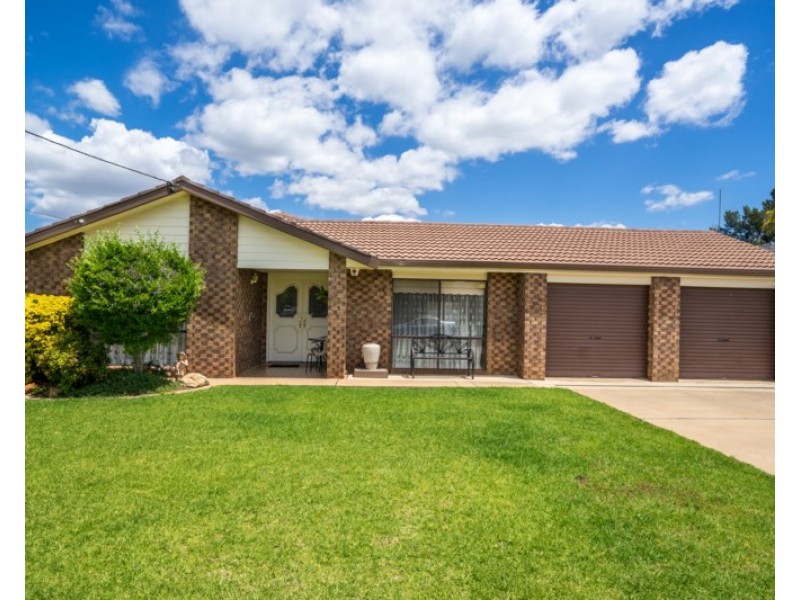 19 Mumford Crescent, Dubbo NSW 2830