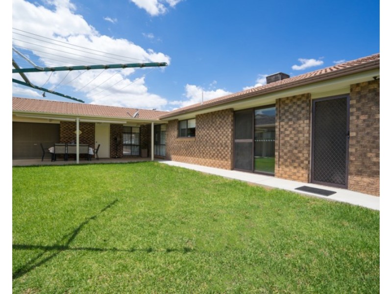 19 Mumford Crescent, Dubbo NSW 2830