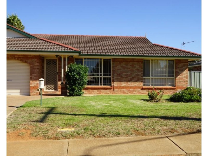 1B Kingfisher Street, Dubbo NSW 2830