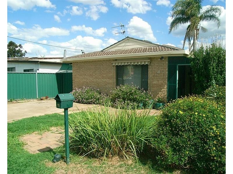 11 Muller Street, Dubbo NSW 2830