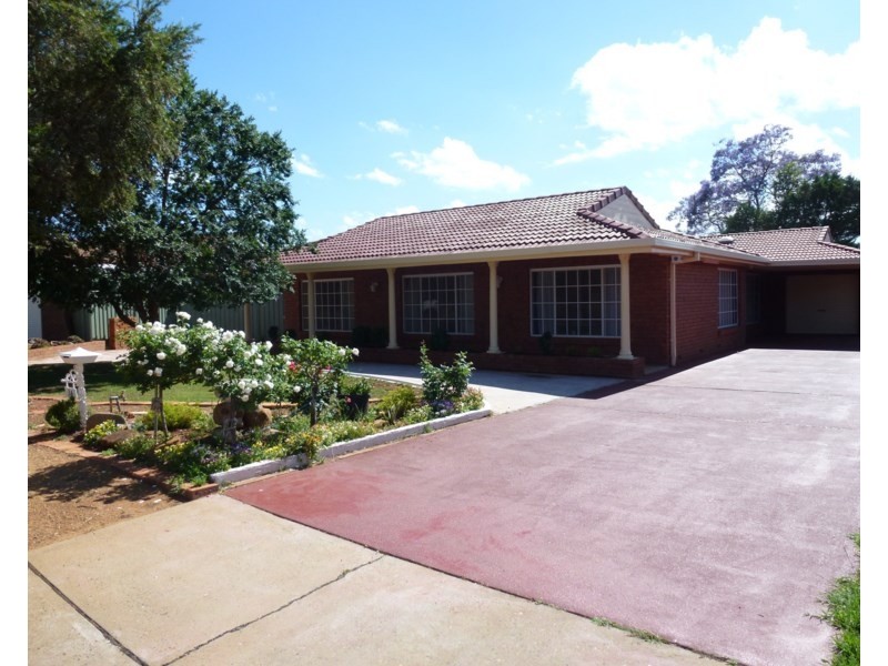 36 Lawson Street, Dubbo NSW 2830
