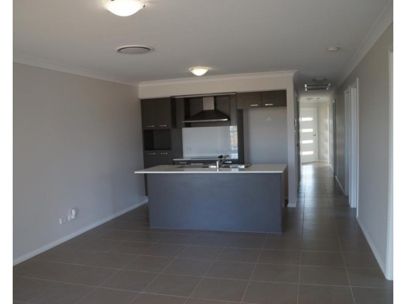 8 Dalbeattie Crescent, Dubbo NSW 2830