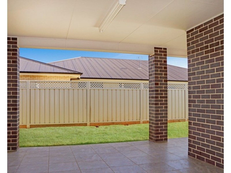 22 Champagne Drive, Dubbo NSW 2830