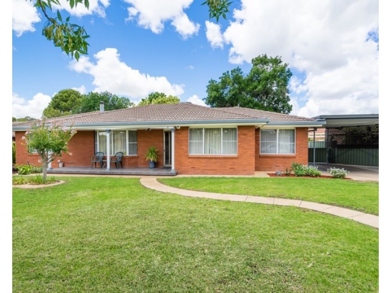 8 Burkitt Court, Dubbo NSW 2830