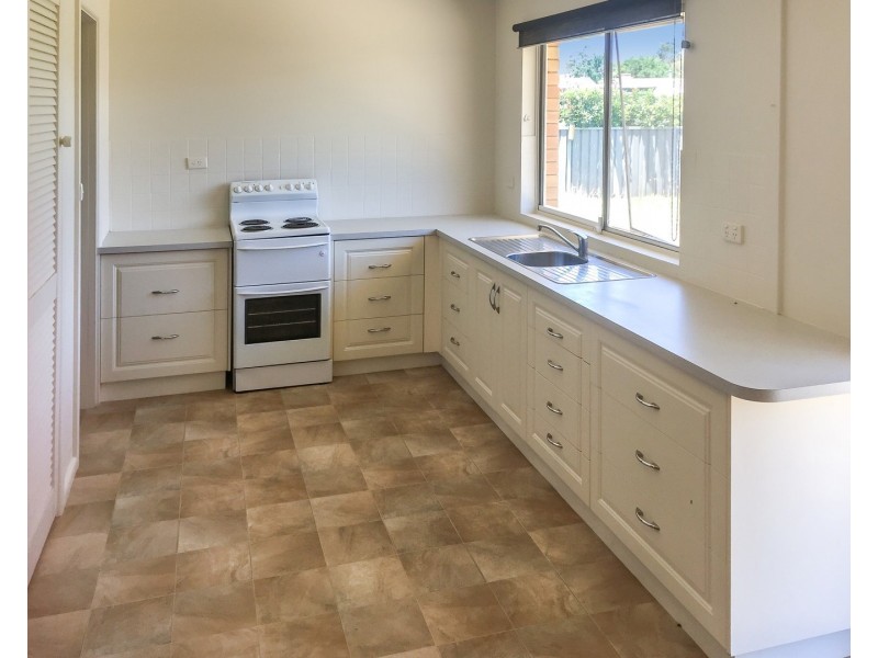 64 Oxley Circle, Dubbo NSW 2830