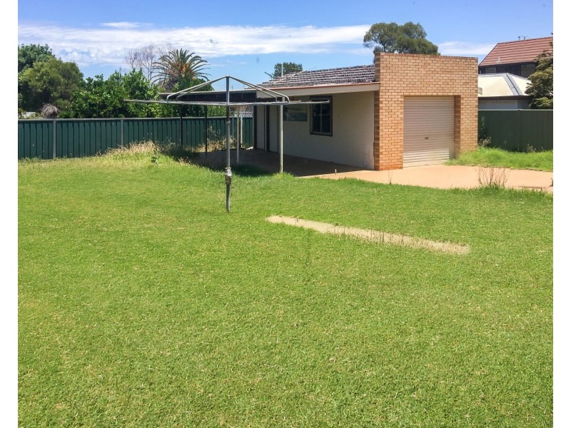 64 Oxley Circle, Dubbo NSW 2830