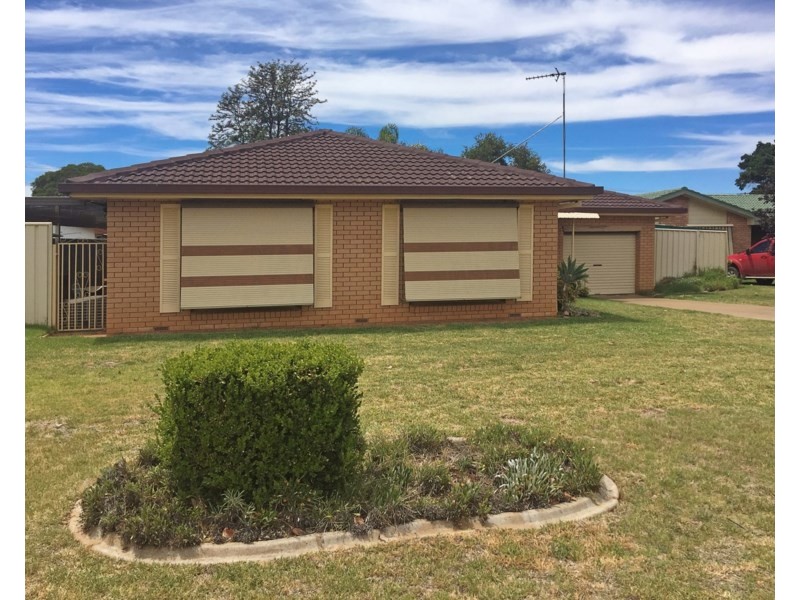2 Condon Place, Dubbo NSW 2830