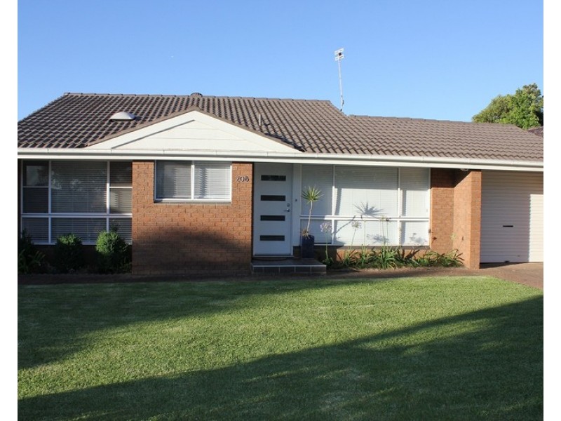 208 Cobra Street, Dubbo NSW 2830