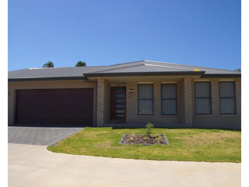 49 Champagne Drive, Dubbo NSW 2830