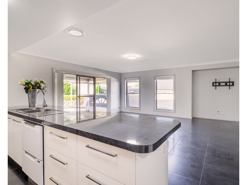 13 Ellenborough Avenue, Dubbo NSW 2830