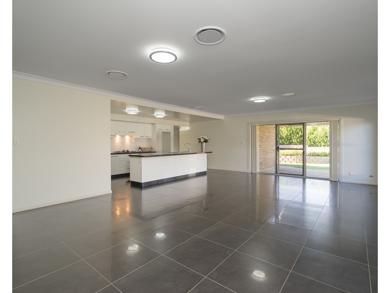 13 Ellenborough Avenue, Dubbo NSW 2830