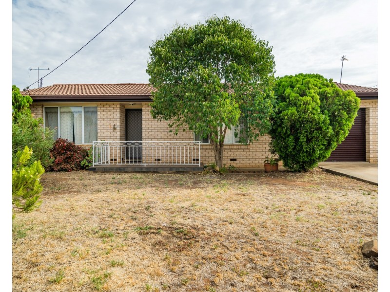 12 Page Avenue, Dubbo NSW 2830