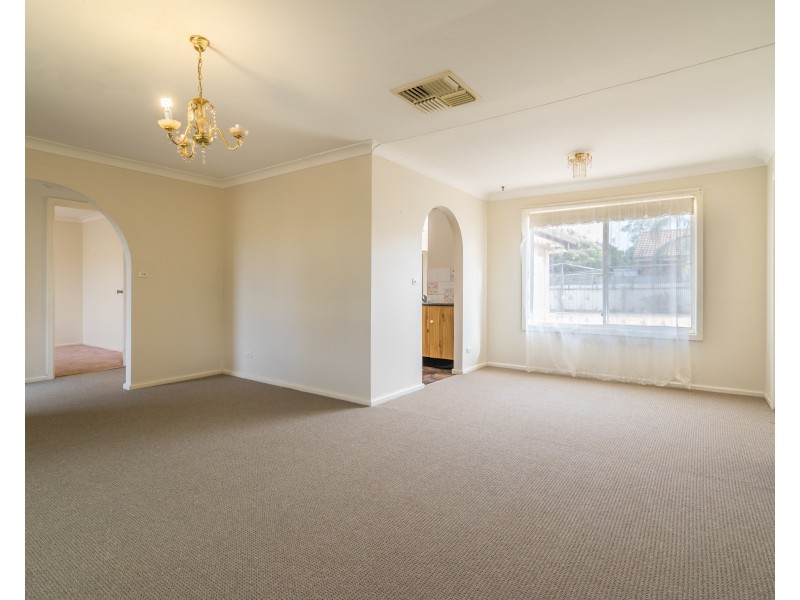 12 Page Avenue, Dubbo NSW 2830