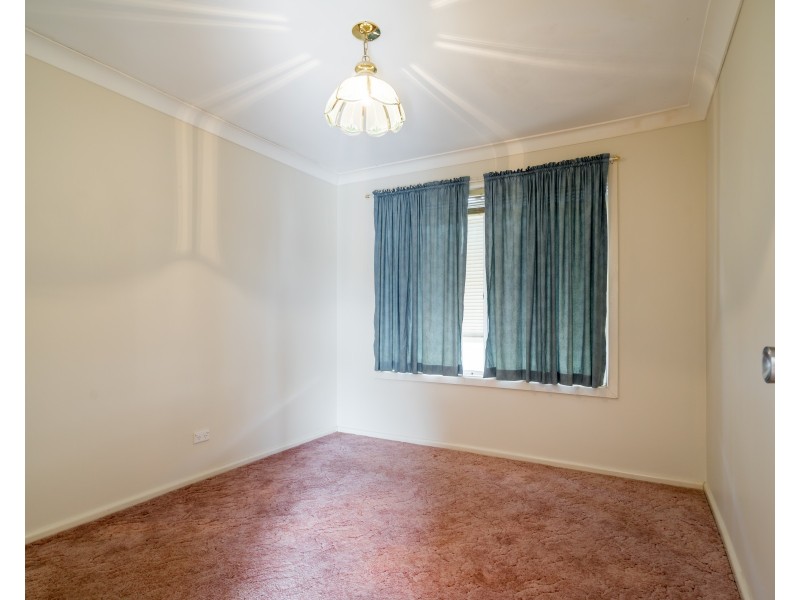 12 Page Avenue, Dubbo NSW 2830