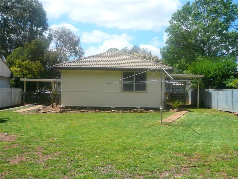 9 Alcheringa Street, Dubbo NSW 2830