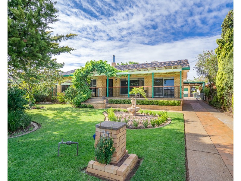 25 Banksia Crescent, Dubbo NSW 2830