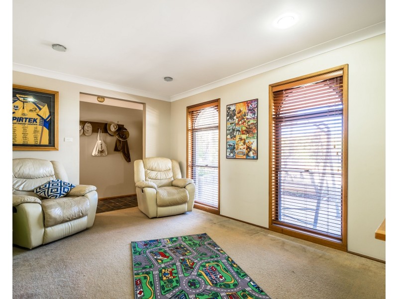 7 Webber Drive, Dubbo NSW 2830