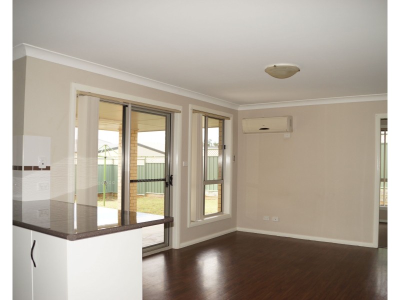 23B Dunheved Circle, Dubbo NSW 2830
