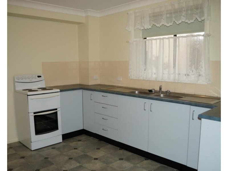 1/42-44 Mountbatten Drive, Dubbo NSW 2830