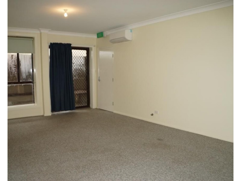 1/42-44 Mountbatten Drive, Dubbo NSW 2830