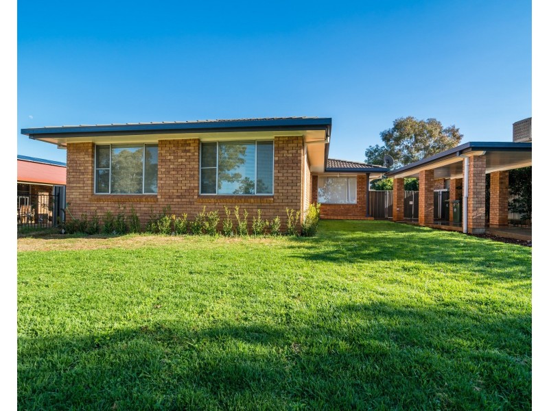 63 Margaret Crescent, Dubbo NSW 2830