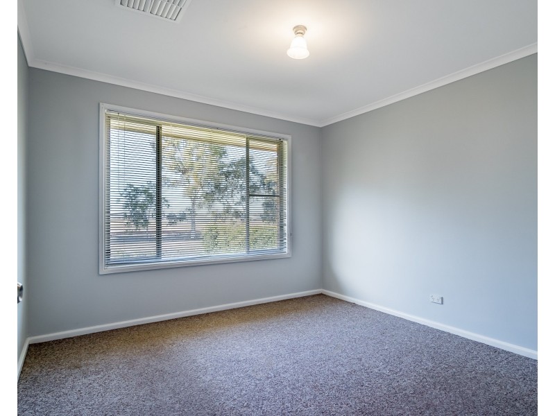 63 Margaret Crescent, Dubbo NSW 2830
