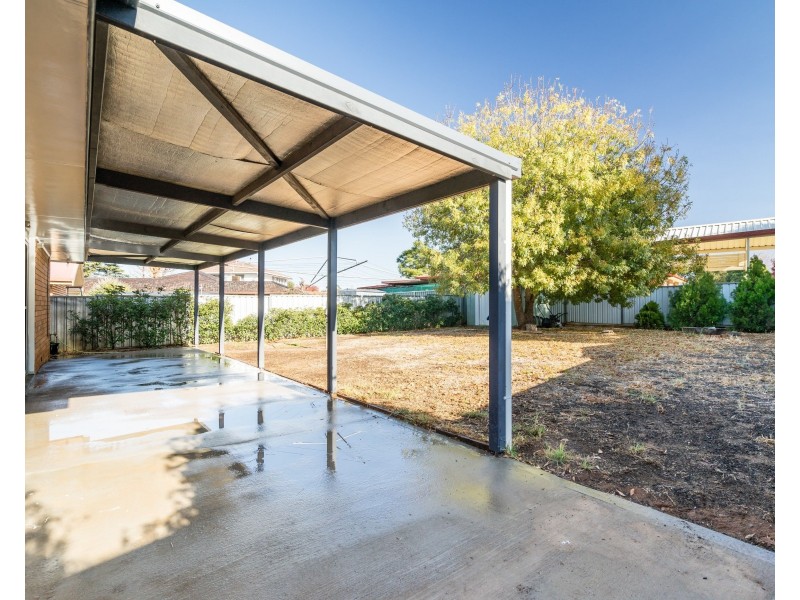 63 Margaret Crescent, Dubbo NSW 2830