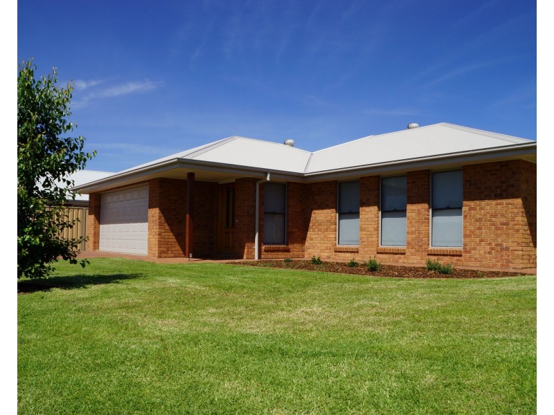 2 Dal Santo Court, Dubbo NSW 2830