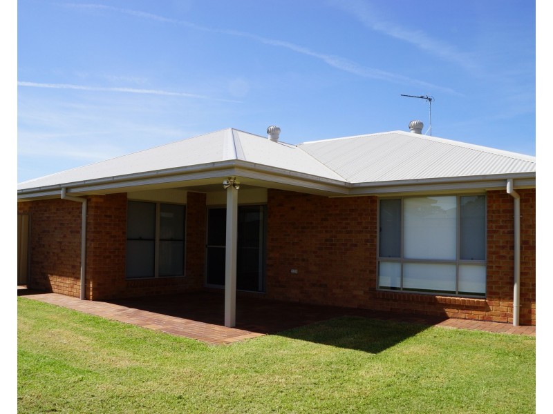 2 Dal Santo Court, Dubbo NSW 2830