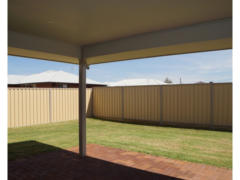 2 Dal Santo Court, Dubbo NSW 2830