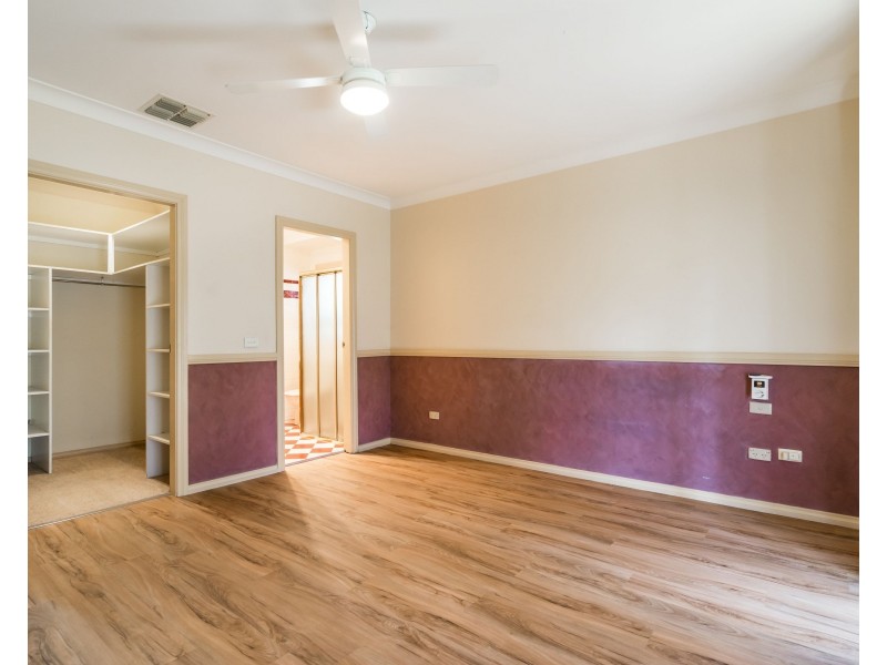 10 Erica Close, Dubbo NSW 2830