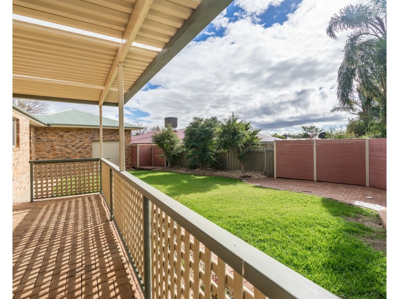 10 Erica Close, Dubbo NSW 2830