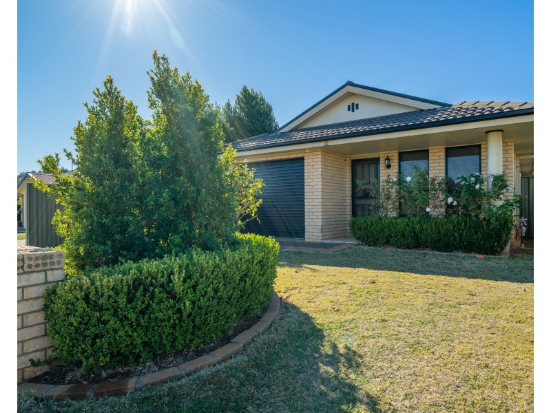 4B John Brass Place, Dubbo NSW 2830